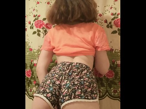 ❤️ Keçika ciwan a seksî li ber kamerayê kurtanên xwe ji xwe dike ❤❌ Pornoya hişk li ku.obuvlisett.ru ️❤